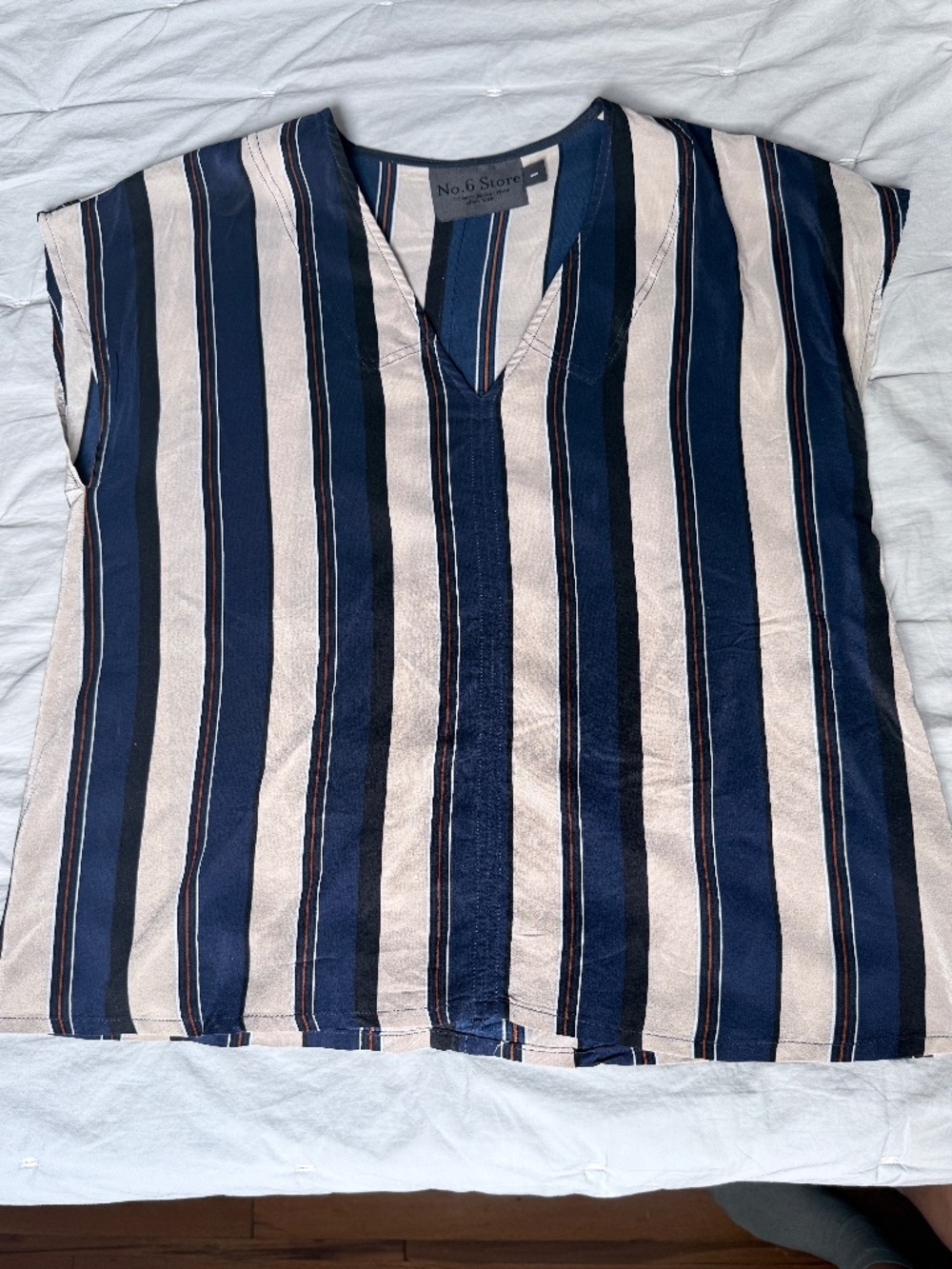 No.6 100% Silk Striped V-Neck Blouse Size 1 / Small (4-6)